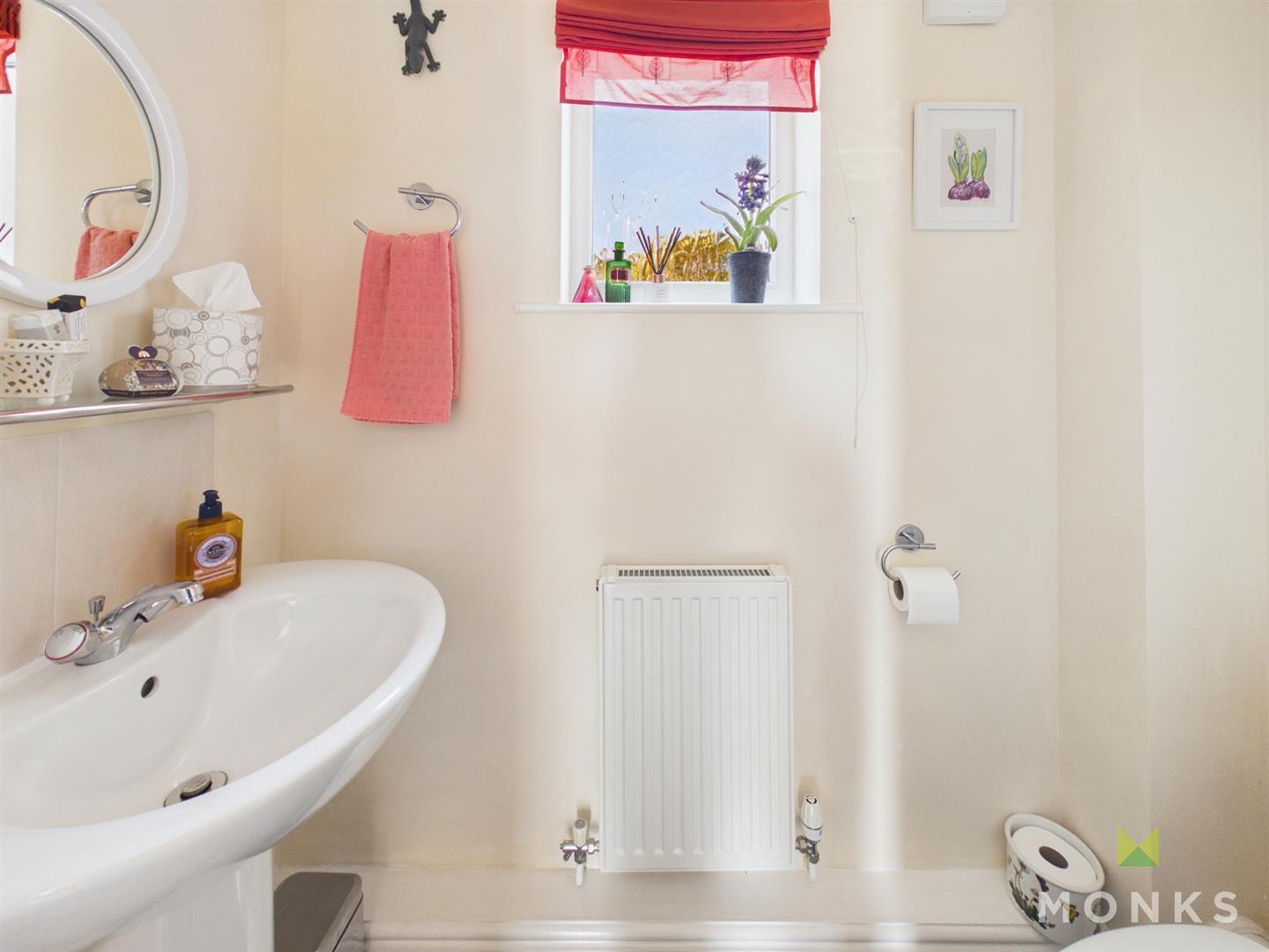 1 Firs Close, Oswestry, SY11 3LT For Sale